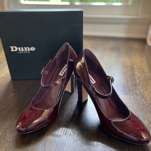 DUNE of London classic burgundy patent Mary Jane heels. - Picture 5 of 16